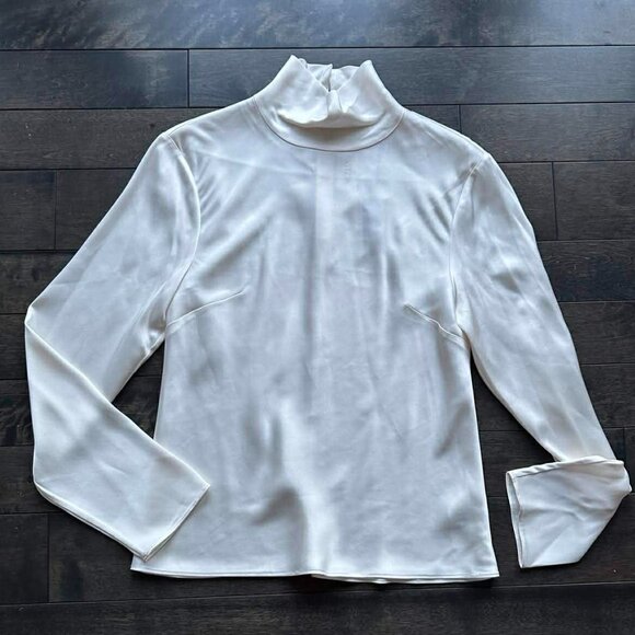 Aritzia Babaton Calisto Satin Blouse - new with tags - Picture 4 of 5